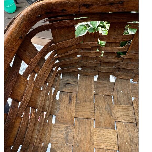 Beautiful antique split oak gathering basket; country, primitive wood basket - Picture 10 of 13